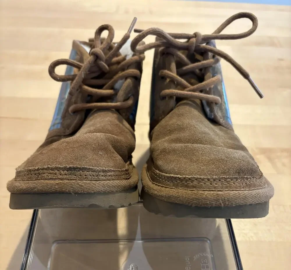 UGG Neumel Chromatic Boots Kids Size 2 Brown Suede Logo Panel Lace Up Shearling